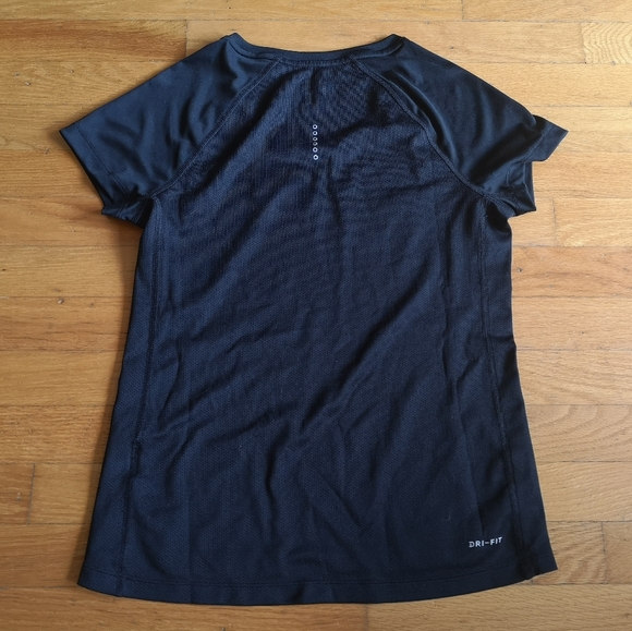 Nike running t-shirt - Picture 3 of 4